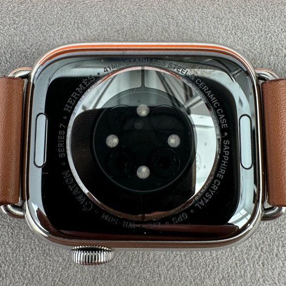 Apple Watch Hermes Series 7 41mm Silver Stainless Steel Gold Single Tour - Picture 5 of 11